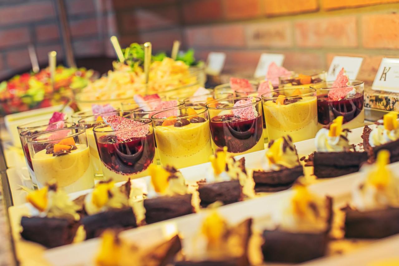 Komlo Hotel Gyula Ngoại thất bức ảnh