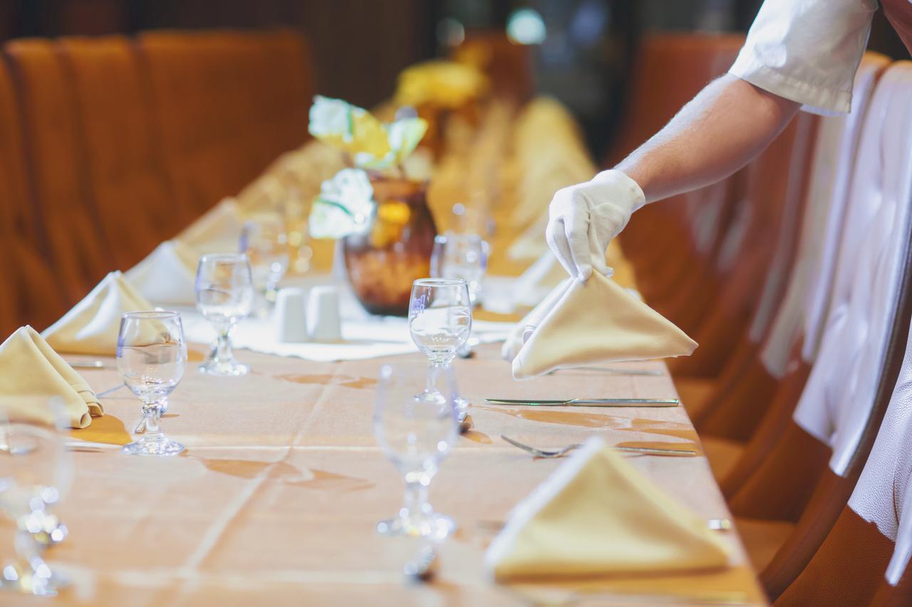 Komlo Hotel Gyula Ngoại thất bức ảnh