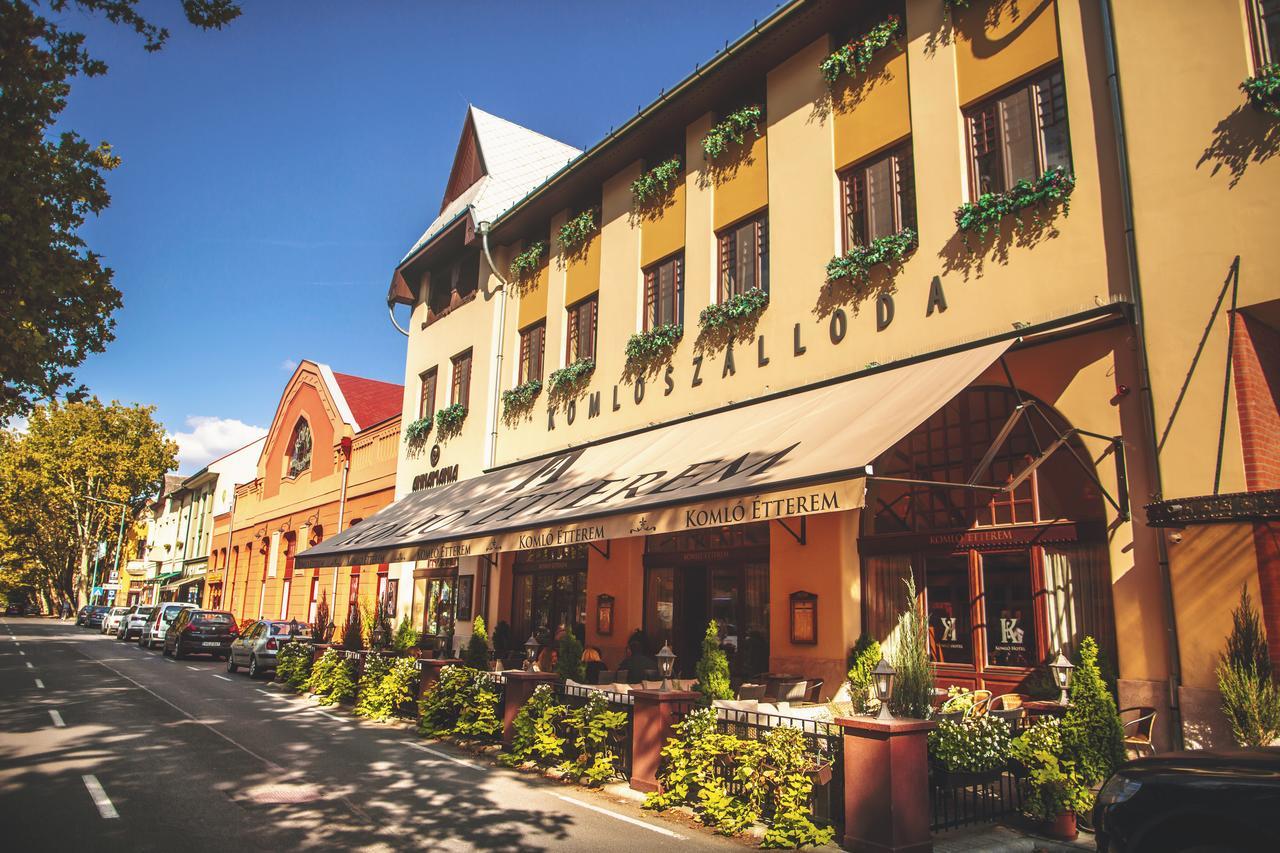 Komlo Hotel Gyula Ngoại thất bức ảnh
