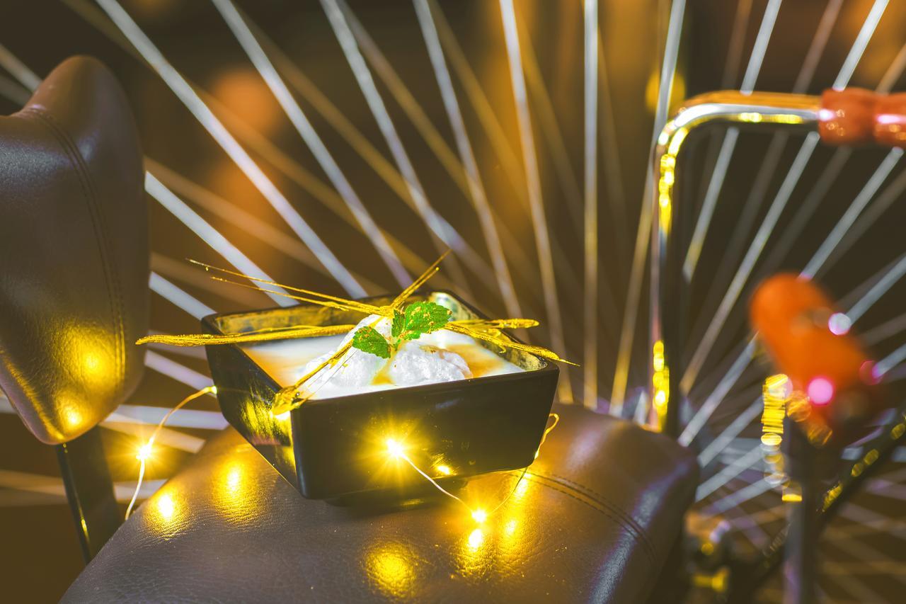 Komlo Hotel Gyula Ngoại thất bức ảnh